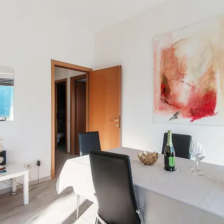 Eye On Stunning View! Apartment Como